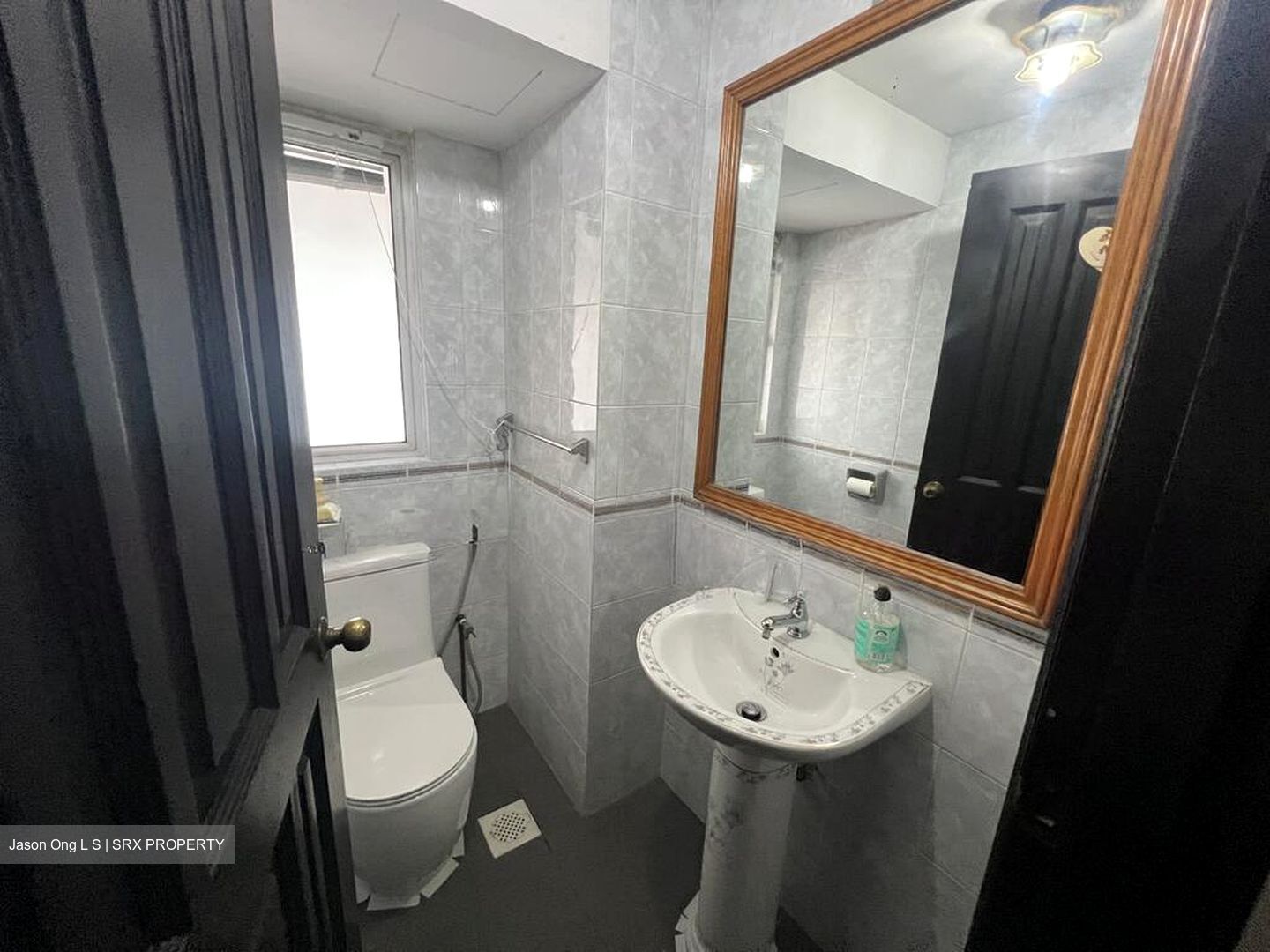 Flora Road (D17), Terrace #496624651